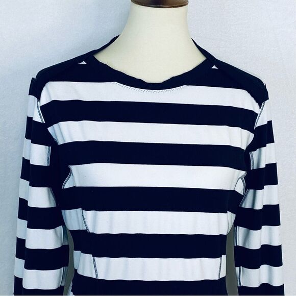 LULULEMON BASE RUNNER LONG SLEEVE TOP - Picture 3 of 8